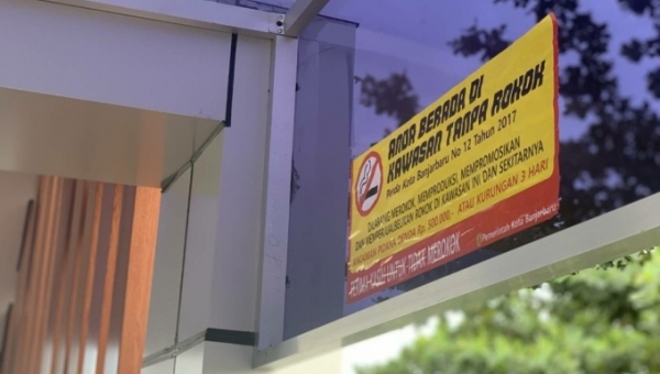 Larangan merokok di JPO Banjarmasin